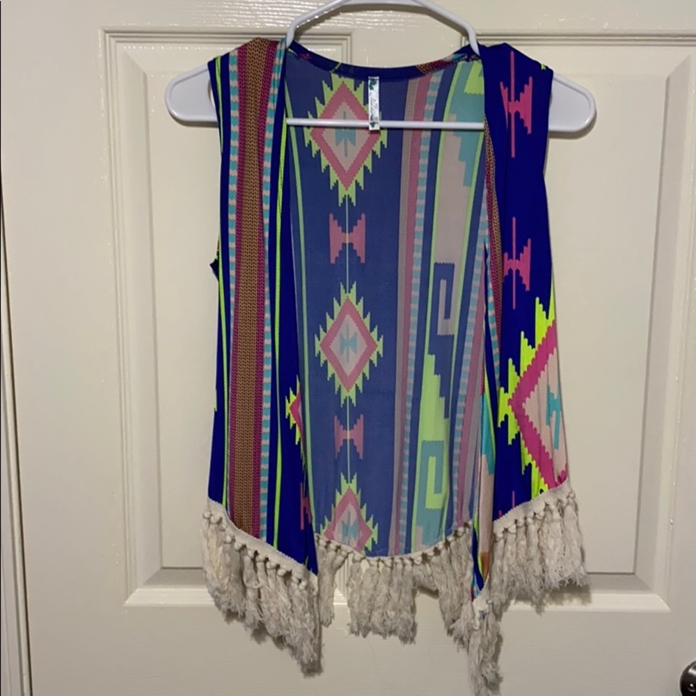 Multi color tribal pattern sleeveless cardigan
